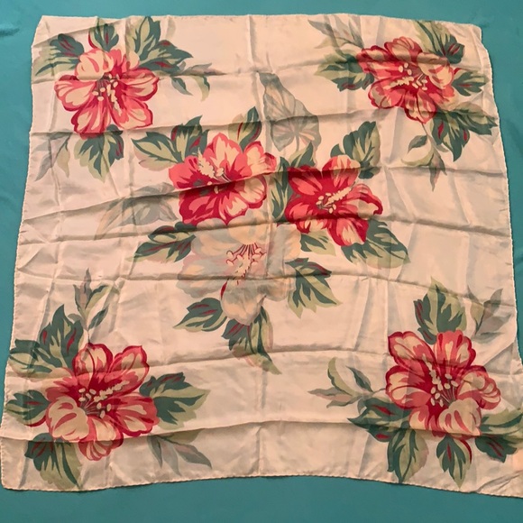 BANANA REPUBLIC HIBISCUS FLORAL SILK SCARF SQUARE HUGE X-LARGE 33” x 33” - Picture 2 of 6